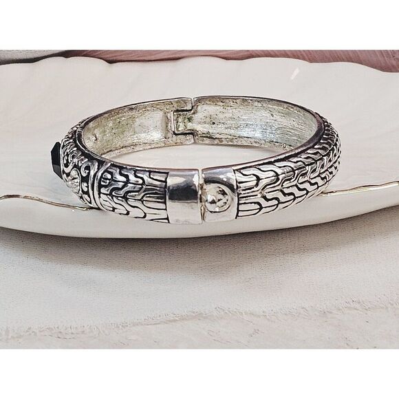 🔥$5/$25 Hinged Bangle Bracelet with 3 Crystals - Picture 3 of 7